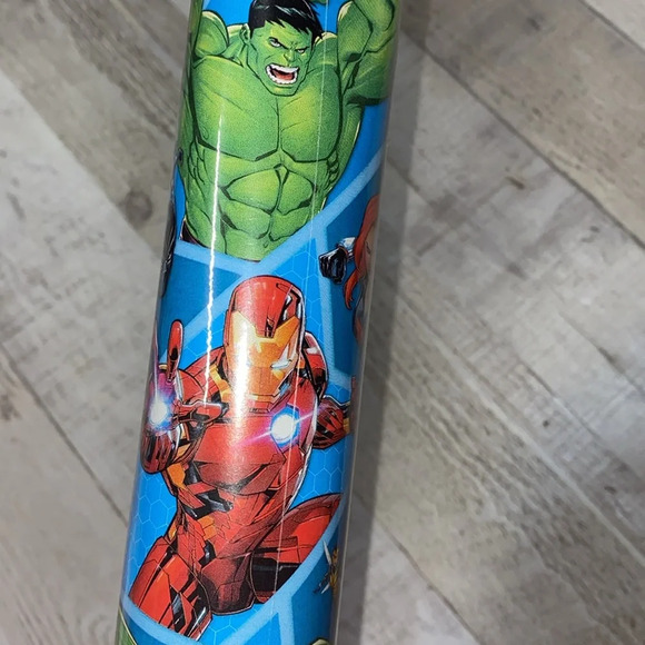 Avengers movie gift wrapping paper new in package - Picture 4 of 9